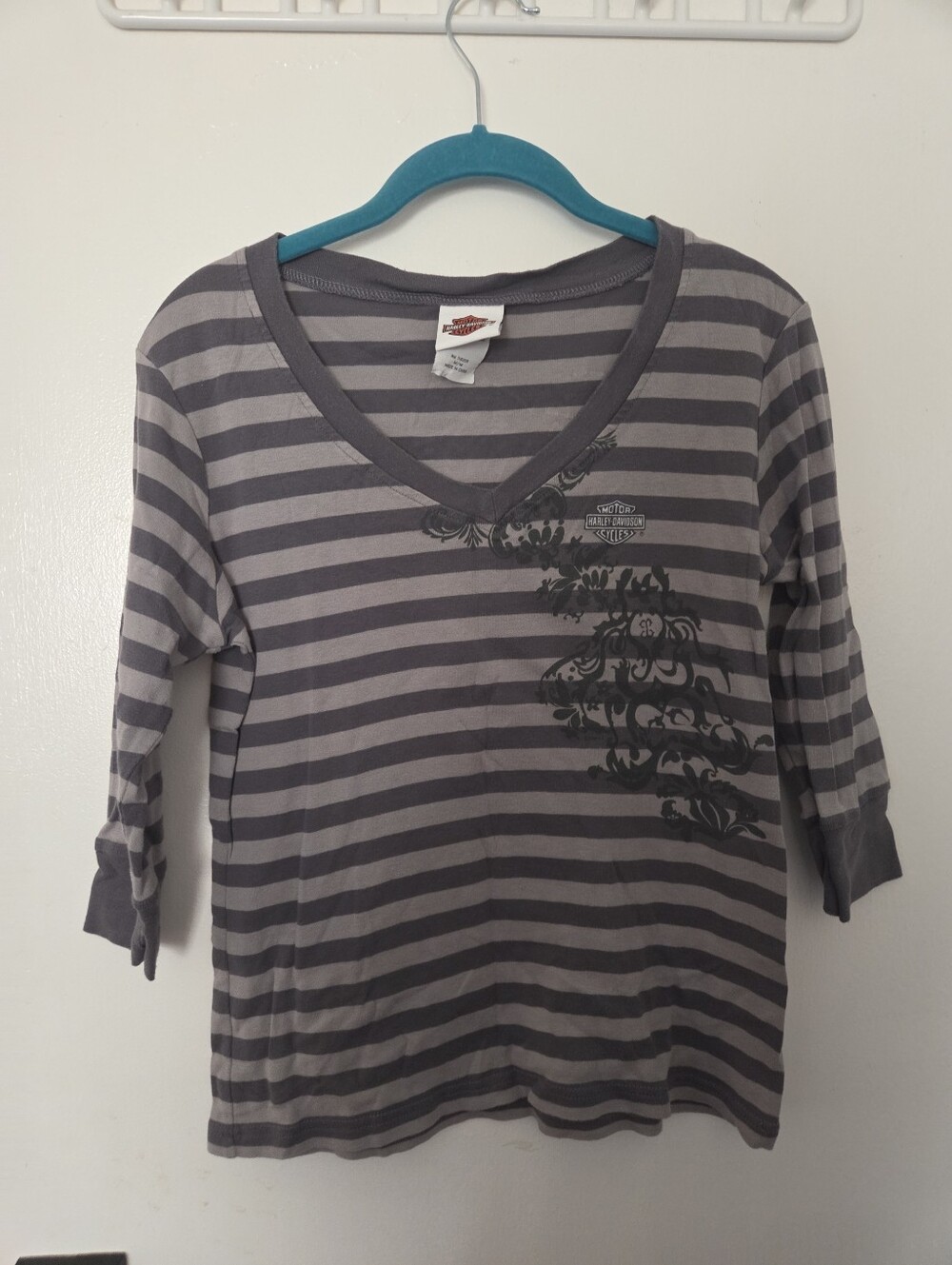 Harley Davidson Striped V-Neck 3/4 Sleeve Graphic Top M Sarasota FL | Y2K Grunge
